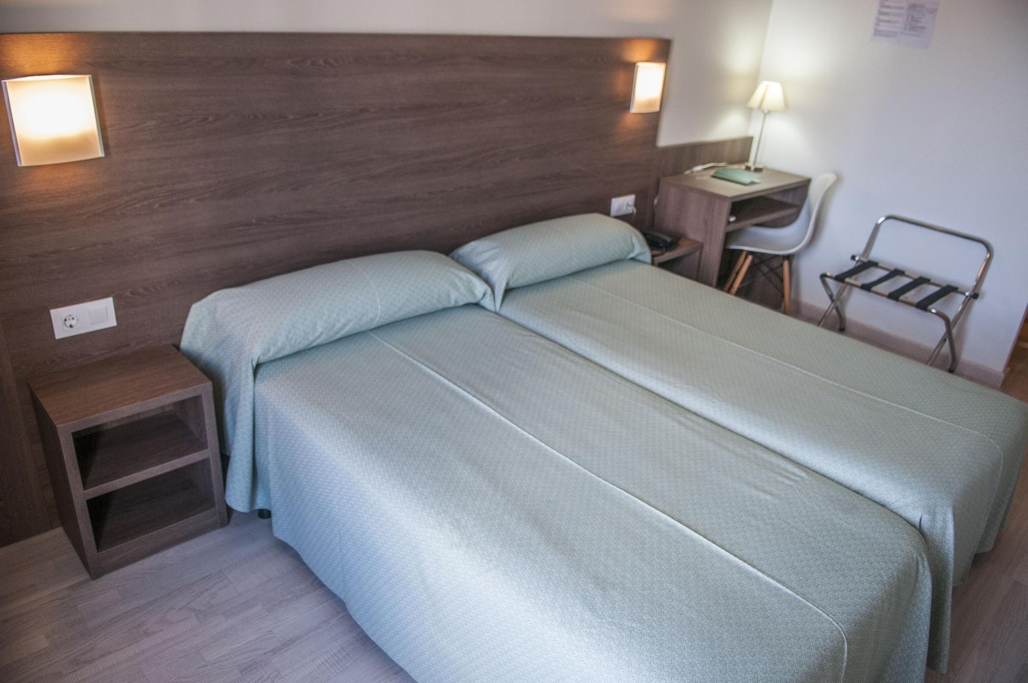 Hotel Loar Ferreries Buitenkant foto